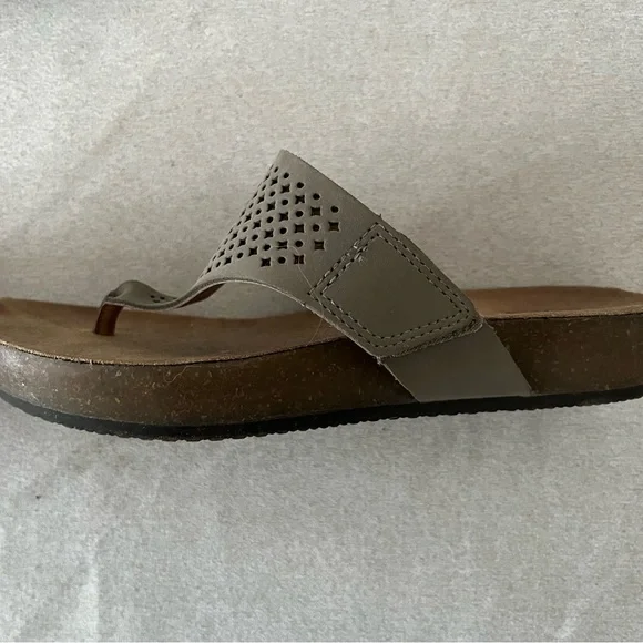 Clarks Sandals - Picture 2 of 4